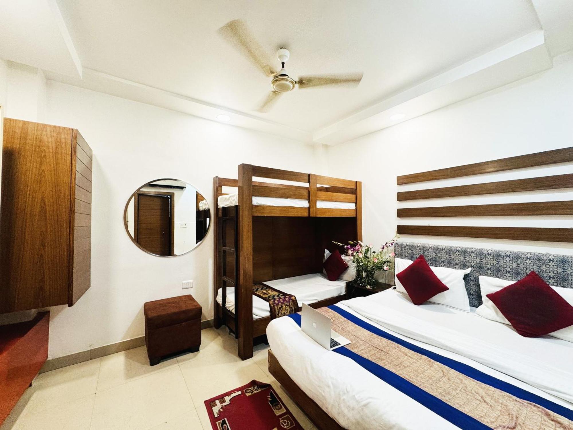 Hotel Jai Balaji, Paharganj, New Delhi Railway Station Exterior foto