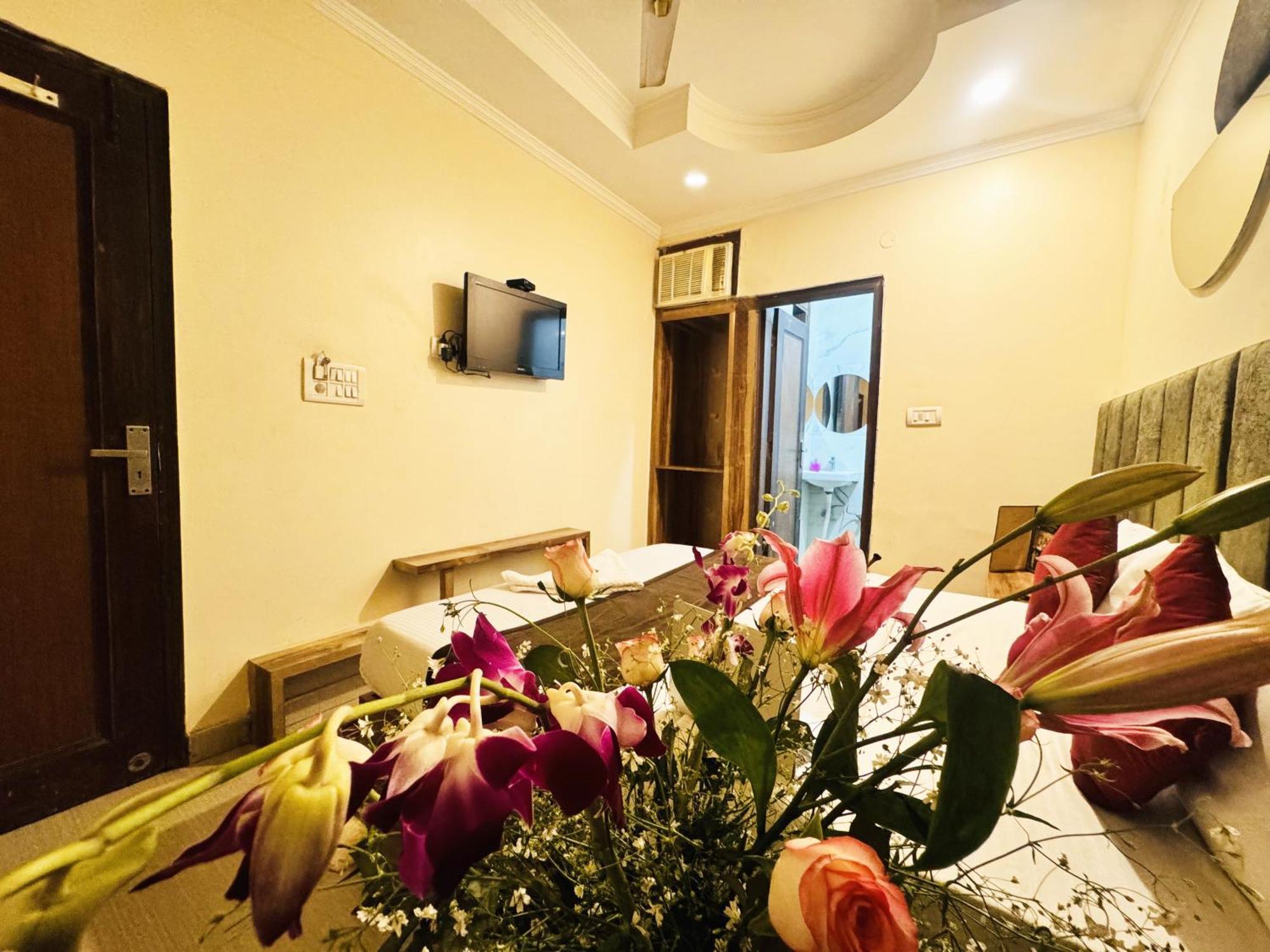 Hotel Jai Balaji, Paharganj, New Delhi Railway Station Exterior foto
